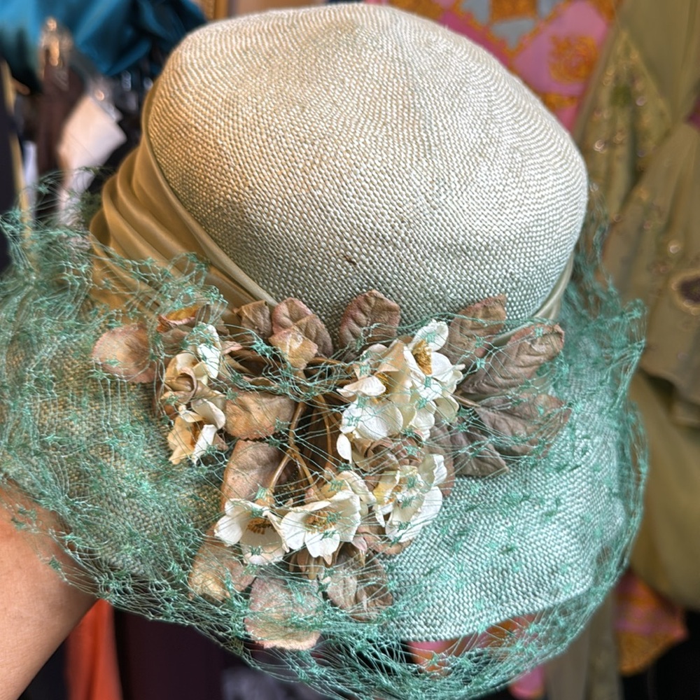 Vintage SAKS 5th AVENUE Light Green Hat NWT - Picture 3 of 9